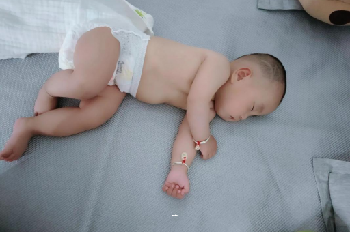 三亚怀孕肚子撑的难受